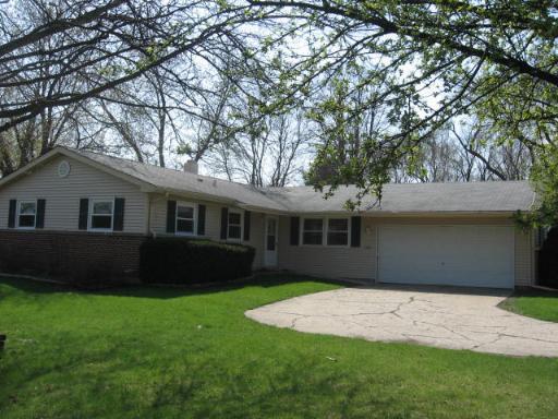 1110 Loren Dr., Dekalb, IL 60115