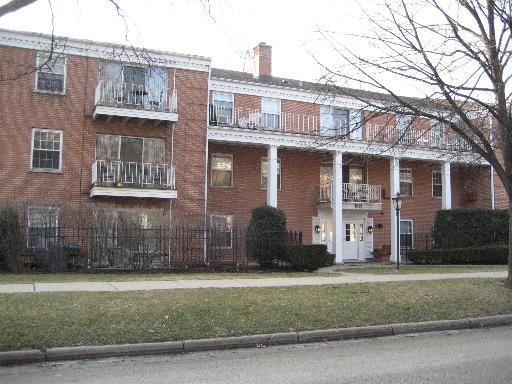 90 S 6th Ave. #103, La Grange, IL 60525