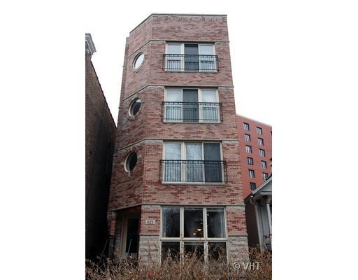 821 W Aldine #2, Chicago, IL 60657