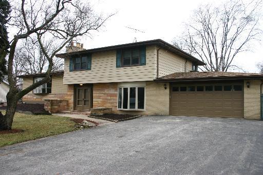 6N414 Fairway Ln., Itasca, IL 60143