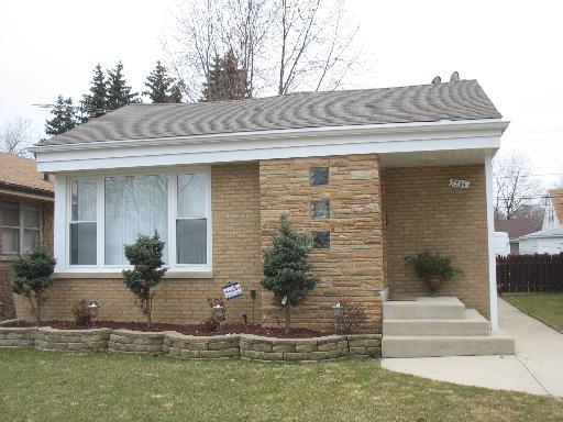 7734 N Kilbourn Ave., Skokie, IL 60076