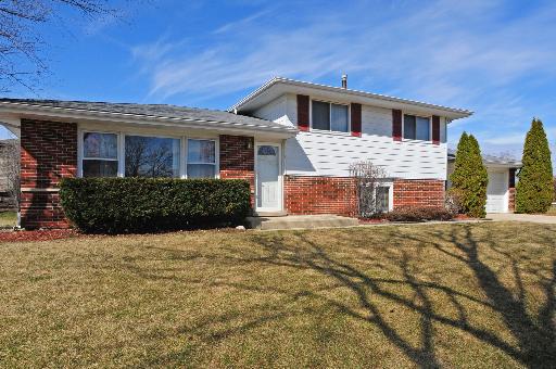 3840 N Galesburg Ct., Arlington Heights, IL 60004