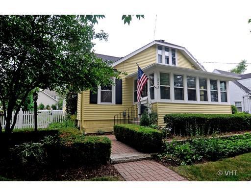 223 Russell St., Barrington, IL 60010