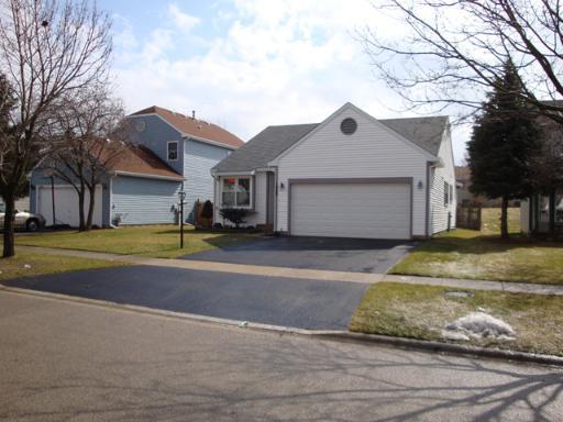 1869 Grosse Point Cir., Hanover Park, IL 60133