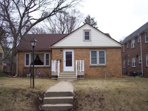 2406 Benderwirt Ave., Rockford, IL 61103