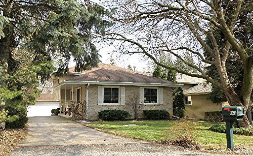 5639 Bentley Ave., Clarendon Hills, IL 60514