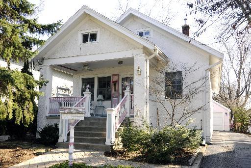 427 Ridgewood Ave., Glen Ellyn, IL 60137