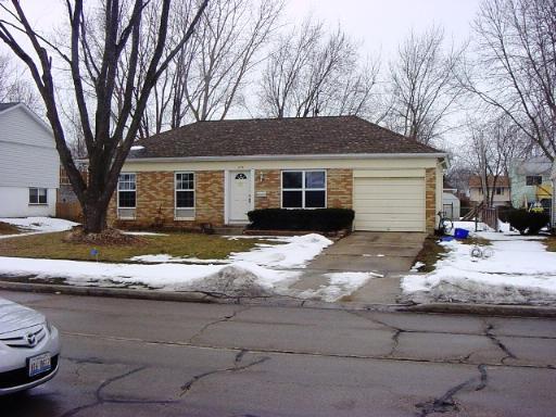 809 Hayward Ave., Streamwood, IL 60107