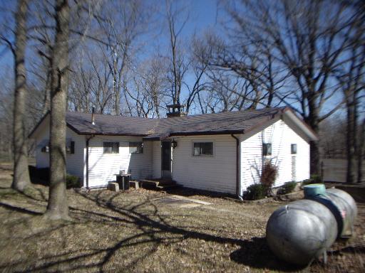 142 Larocque River Rd., Clifton, IL 60927