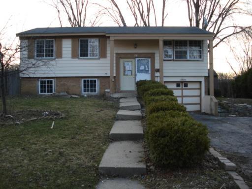 79 Alameda Dr., Carpentersville, IL 60110
