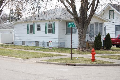 645 Slade Ave., Elgin, IL 60120