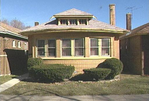 8015 S Paxton Ave., Chicago, IL 60617