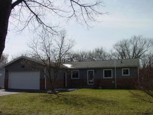 32 Briarwood Cir., Crystal Lake, IL 60014