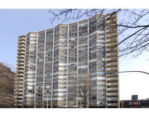555 W Cornelia #802, Chicago, IL 60657