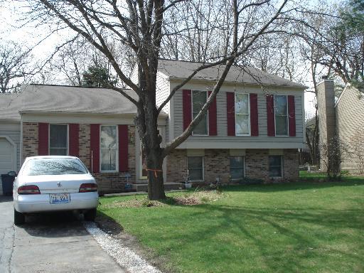 911 Timberwood Ln., Algonquin, IL 60102