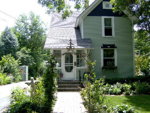 616 James St., Geneva, IL 60134