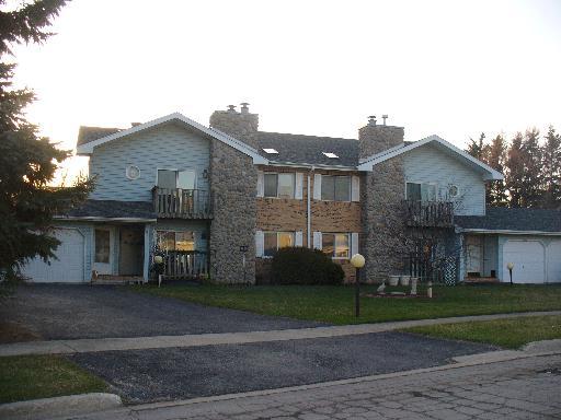 1563 W Stonehenge, Sycamore, IL 60178