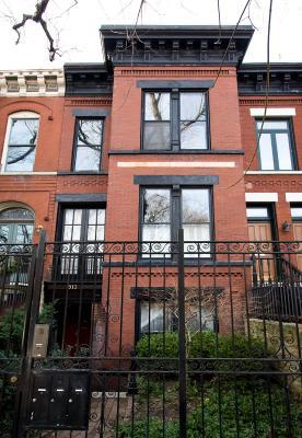 913 W Webster Ave., Chicago, IL 60614