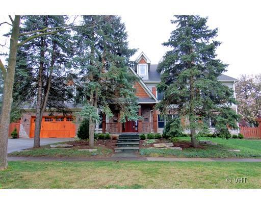 937 Roslyn Rd., Glen Ellyn, IL 60137