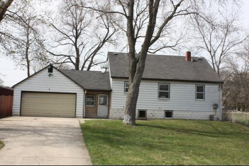 9048 O Neill Dr., Burr Ridge, IL 60527