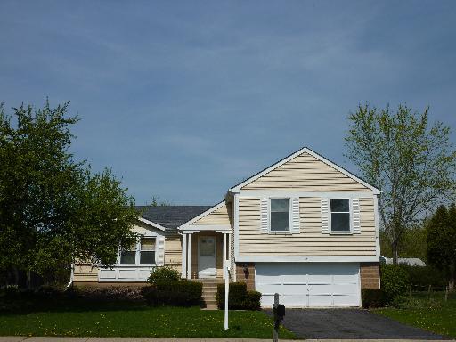 221 Split Oak Rd., Naperville, IL 60565