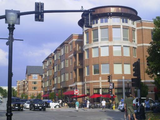 945 Burlington Ave. #308, Downers Grove, IL 60515
