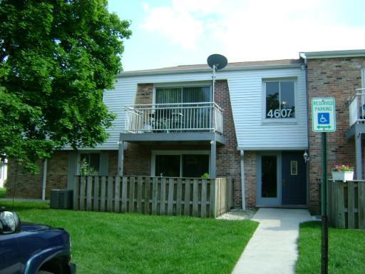 4607 Kings Walk Dr. #1B, Rolling Meadows, IL 60008