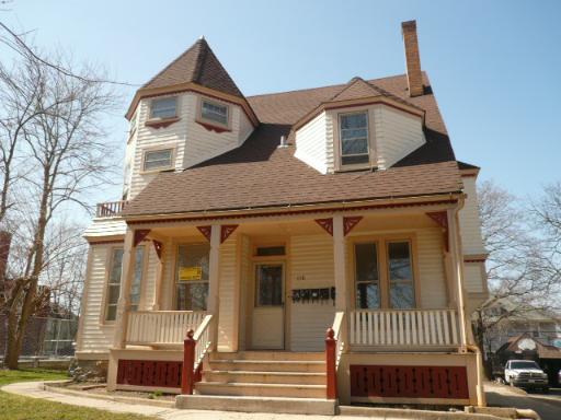 116 College St., Elgin, IL 60120