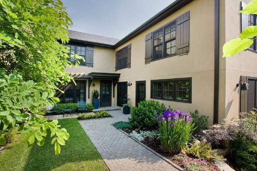 1828 W Race Ave., Chicago, IL 60622