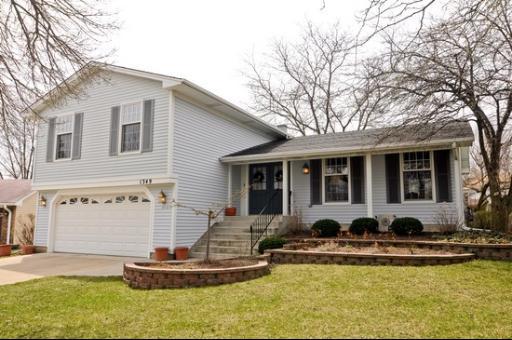 1349 Rolling Prairie Ct., Hoffman Estates, IL 60192