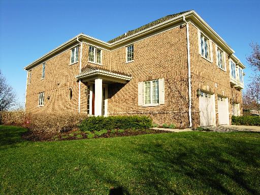 2188 Royal Ridge Dr., Northbrook, IL 60062