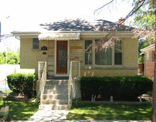5577 N Leonard Ave., Chicago, IL 60630
