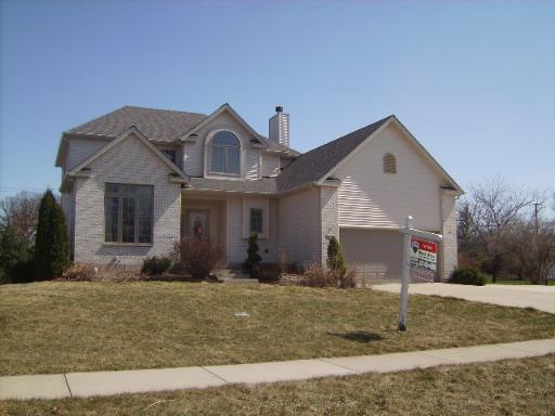 1220 Moraine Dr., Woodstock, IL 60098