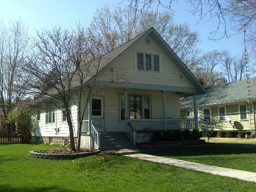 398 Elm St., Elgin, IL 60123