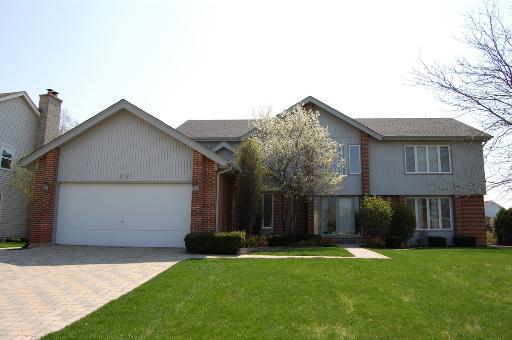 813 E Heatherstone Dr., Schaumburg, IL 60173