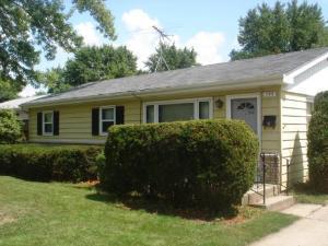 755 Sherwood Ave., Aurora, IL 60506