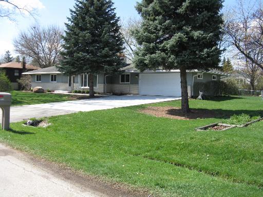 6726 Dale Rd., Darien, IL 60561