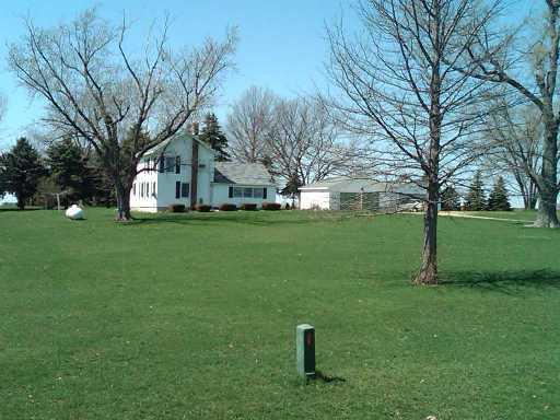 8116 Hoosier Rd., Ashton, IL 61006