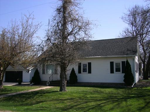 210 W Washington St., Magnolia, IL 61336