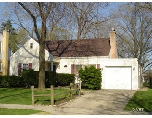 969 Jeannette St., Des Plaines, IL 60016