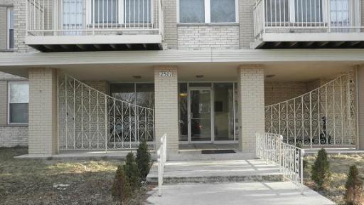 2501 W Touhy Ave. #303, Chicago, IL 60645