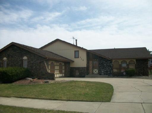 749 E 193rd Pl., Glenwood, IL 60425