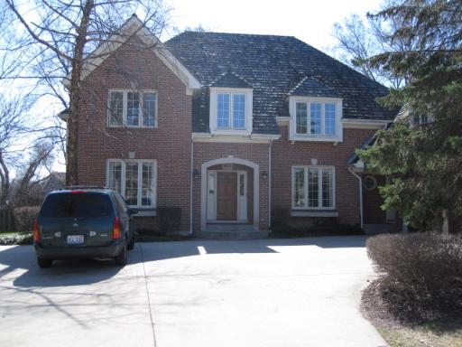 911 Winslow Cir., Glen Ellyn, IL 60137