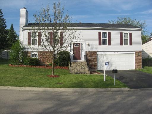 524 Iroquois Tr., Carol Stream, IL 60188