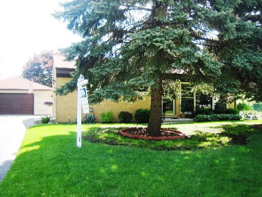 2300 Theda Ln., Rolling Meadows, IL 60008