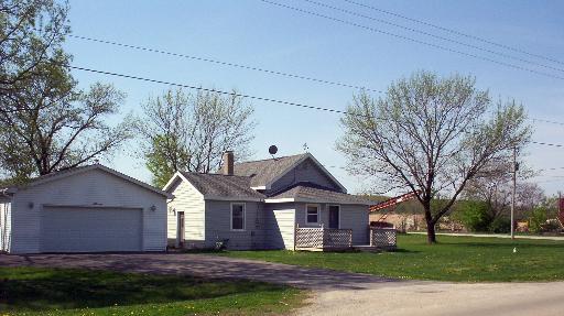 330 River Rd., Seneca, IL 61360