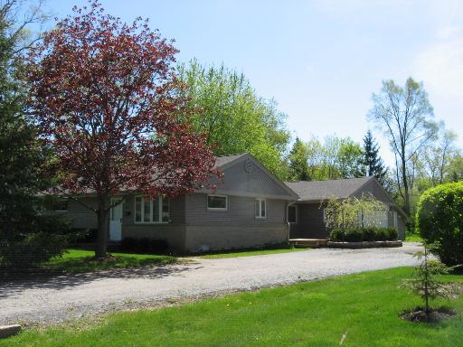73 Golfview Rd., Lake Zurich, IL 60047
