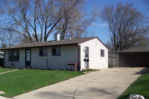 68 Golfview Ln., Carpentersville, IL 60110