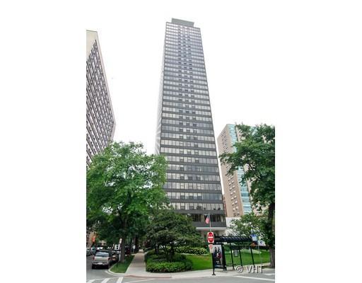 3150 N Lake Shore Dr. #23C, Chicago, IL 60657