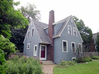 103 S Walton St., Barrington, IL 60010